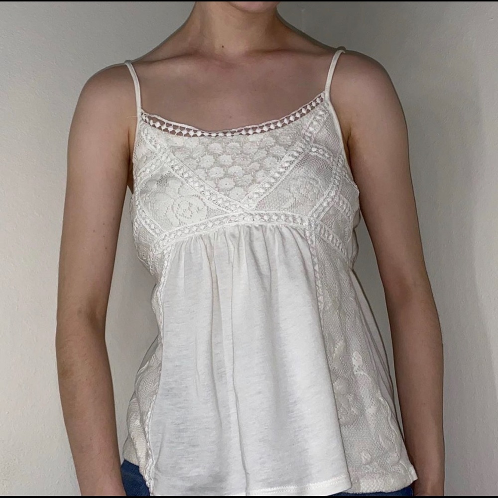 AMERICAN EAGLE EMBROIDERED TOP SIZE XS